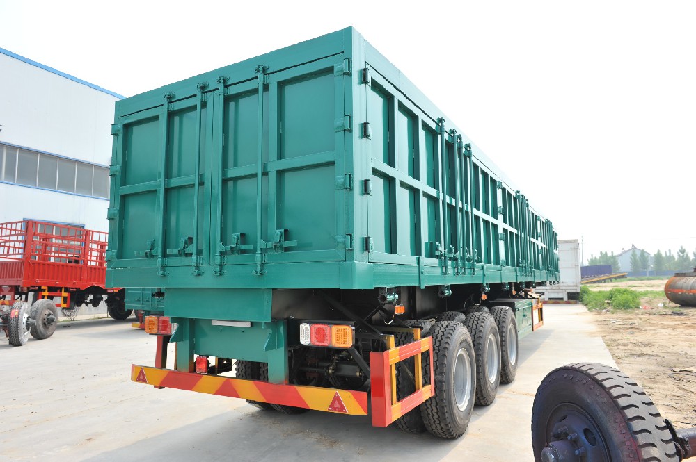 汽車(chē)煥新顏，醇酸面漆來(lái)助力