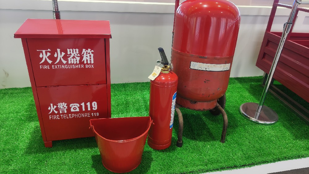 守護(hù)安全防線，晨虹醇酸面漆為公安消防設(shè)備添彩
